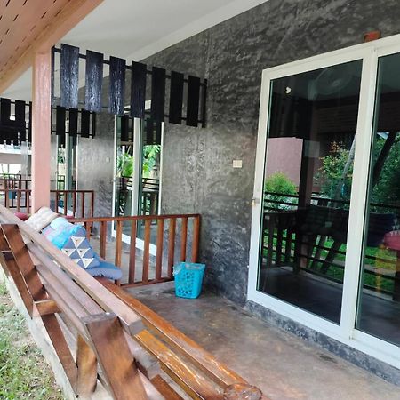 Family Hut Pai Hotel Exterior photo