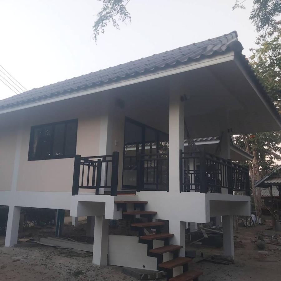 Family Hut Pai Hotel Exterior photo