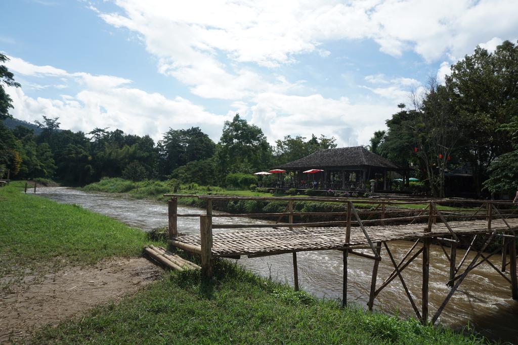 Family Hut Pai Hotel Exterior photo