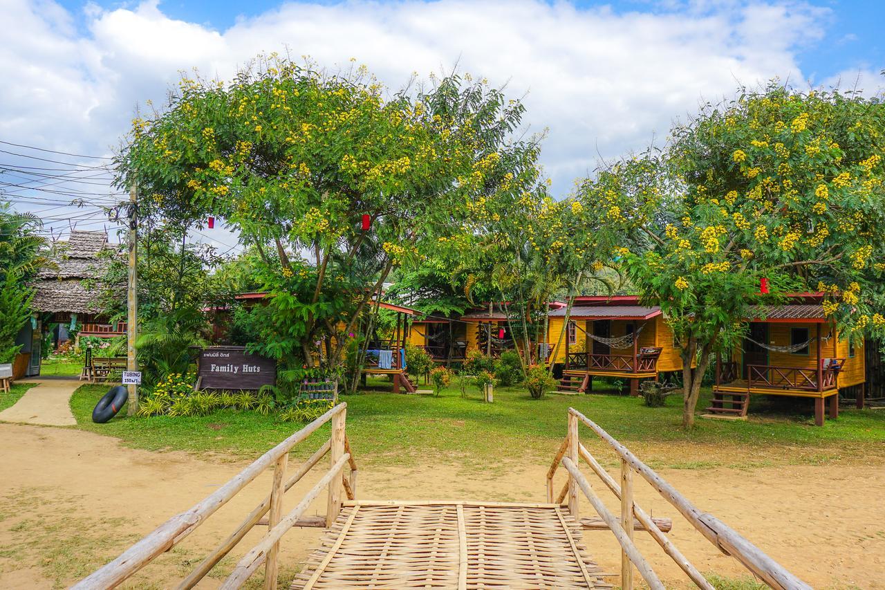 Family Hut Pai Hotel Exterior photo