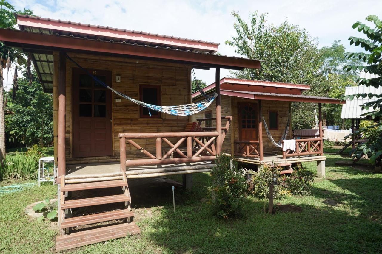 Family Hut Pai Hotel Exterior photo