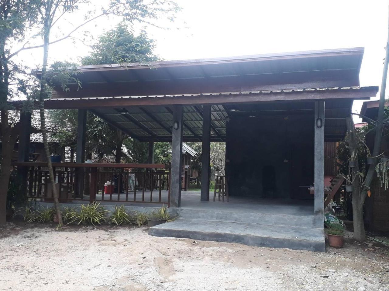 Family Hut Pai Hotel Exterior photo