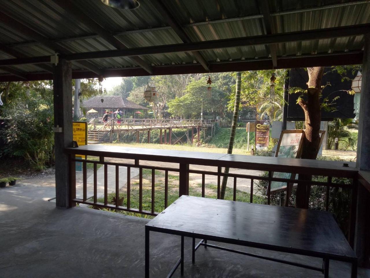Family Hut Pai Hotel Exterior photo